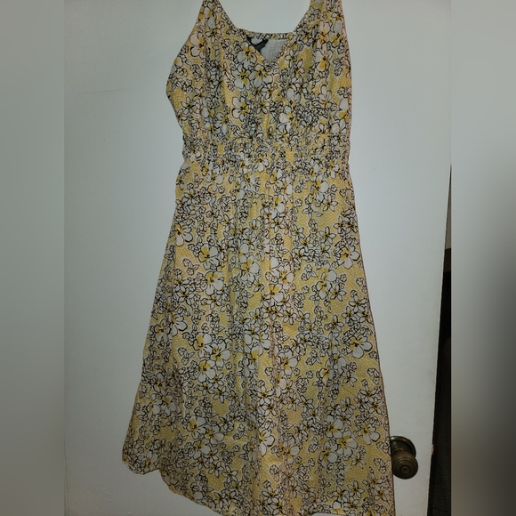 Ladies' Yellow and Black Floral Sundress - Picture 1 of 6